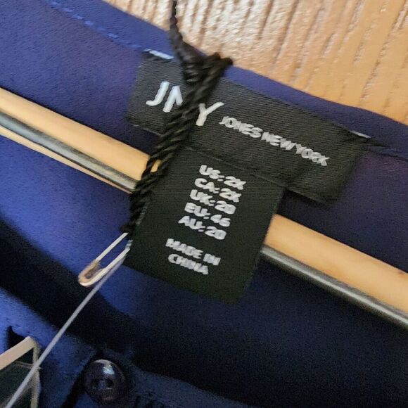 Jones New York JNY Plus Size 2X Navy Blue Flutter Cap Sleeve Flowy Blouse NWT - Picture 5 of 9